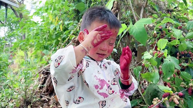 2岁宝宝偷偷溜出家门，没想到竟发生了这种事