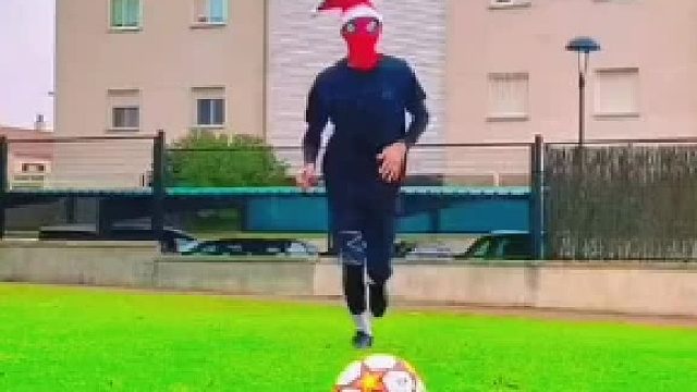 “敢不敢艾特一位会叫你爸爸的人”