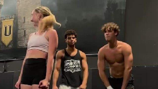 美式拉拉队训练日常