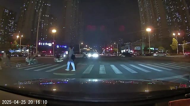 这有啥稀奇的。。。你等会？