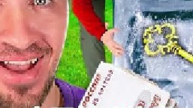 上百斤重的冰块里藏有3把金钥匙，谁能率先将冰块融化