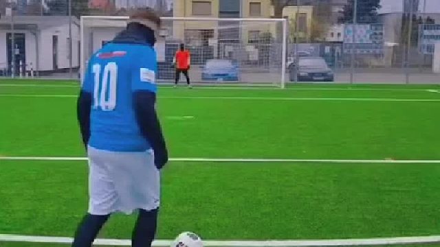 “艾特出你身边肾虚的人”