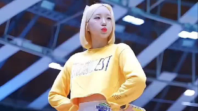 韩国女团热舞现场