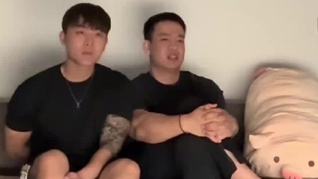 我只是戴个头套而已….何必动手