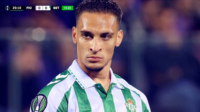 陀螺也是罗！安东尼连续3场轰世界波，坚毅眼神致敬偶像C罗