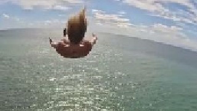 “别让平淡的生活，耗尽你所有的向往”