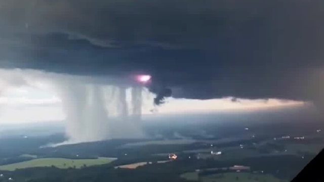 终于见到了 气象预报里经常说的「局部地区强降雨」