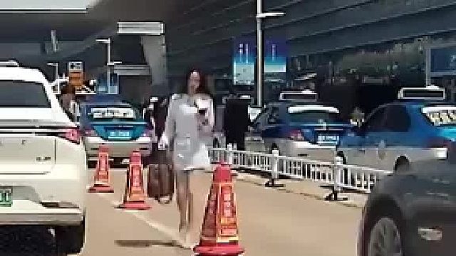 这一刻，我多么希望自己就是出租车