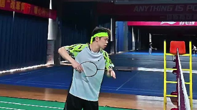 体育天才羽毛球多种打法