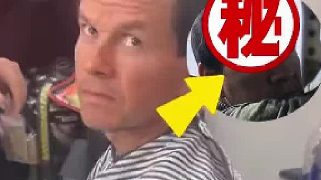 太“秃”然啦！马克·沃尔伯格剃头