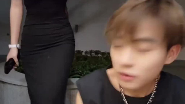 为什么后面开衩？