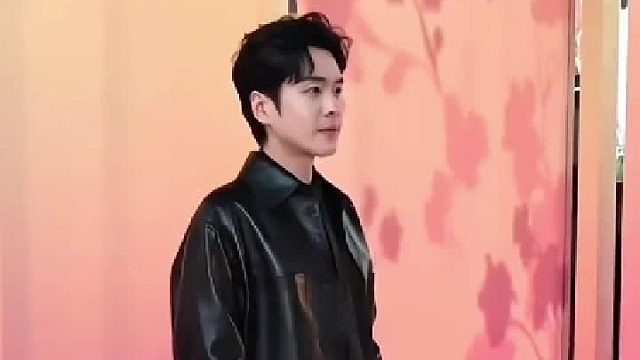 张若昀出席Fendi苏州活动，时尚感超强，一出场气场拉满