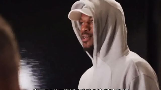 《库里两记致命三分 罚球锁胜！联手巴特勒轰75分，勇士力克灰熊晋级，火勇大战6年后再燃战火！》