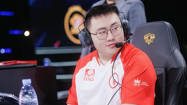 轩染落选一阵不甘心，AG收假后爆肝王者，狼队SK被曝留下紫幻，DYG有大动作