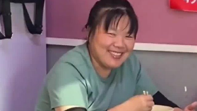 独属于北京人的娱乐项目……就是看外地人喝豆汁