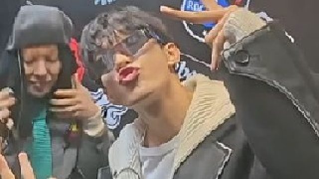 果然主动的人先享受世界，  成功要到权志龙联系方式