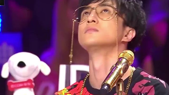 当时的杨幂其实是在救薛之谦……