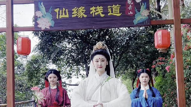 端午佳节，陪着家人来东莞观音山登高许愿，幸福安康