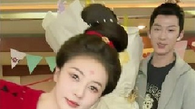 白鹿时隔三年返场王星越生日直播间啦