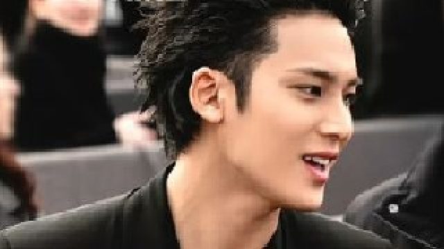 这个男人又来巴黎接亲了