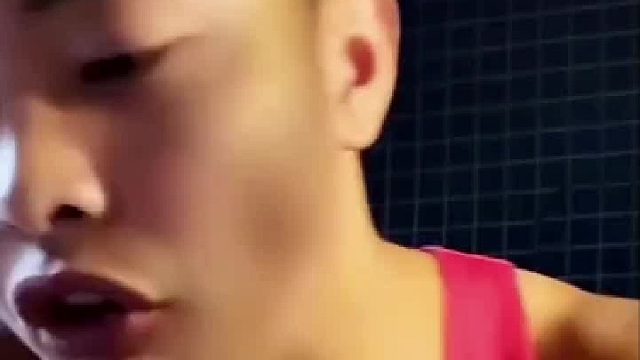 100米跑15秒，开始还信心满满，结果体育生直接下判决书！