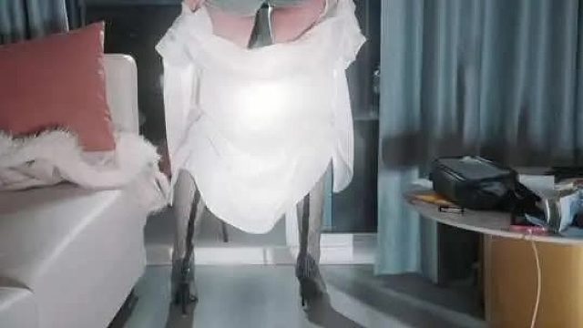 19岁 177CM 梨形身材，腿比我命长的小姐姐