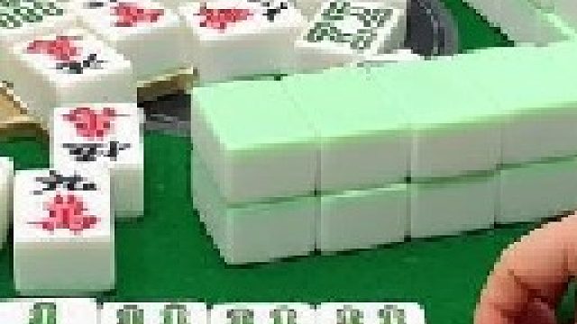 成麻换三张 四川麻将：也不晓得是哪根筋不对头。合川有不有一起玩的小伙伴