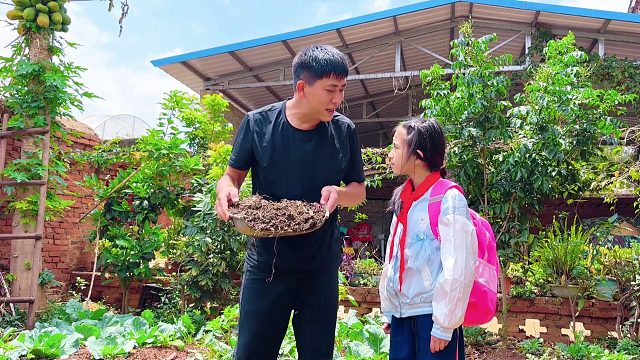 9岁女儿问爸爸：你怕不怕老婆？爸爸的回答太现实了