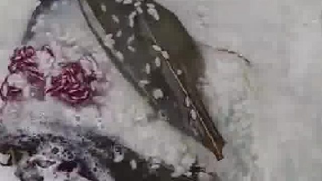 每个地方吃粽子的方法不一样，我们这就这样吃