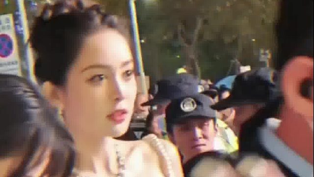 古力娜扎真撑得起明艳大美女人设 让颜控们欣喜若狂