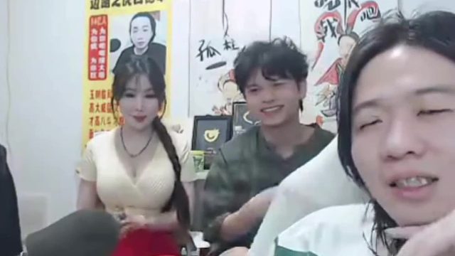 秋老师说金木百发百中，春虫虫德华瞬间秒懂，金木却尴尬一笑！