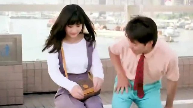 想了好久，忘记了这女人叫什么名字，那时候真漂亮，星爷真会选