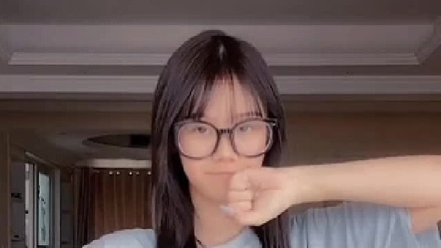 我曾经看到我即使只站在小山坡上我举起手中的光你们就都向我走来
