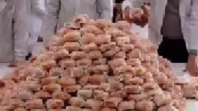 50个人挑战吃1000个汉堡，你最多能吃几个？