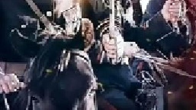 第二十七集，赤面骁将被警察陷害即将被处死，没想到关键时刻会发生#我的观影报告 #因为一个片段看了整部剧 #创作灵感 #左手劈刀