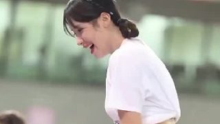 好可愛的妹子