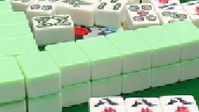 成麻换三张 四川麻将：胡是胡不下去的，必须自摸。。合川有不有一起玩的小伙伴