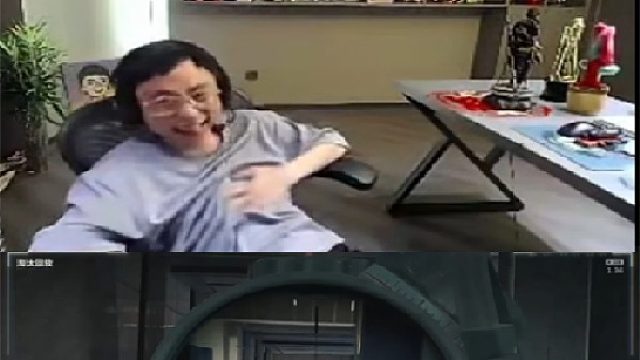 水晶哥看姿态三角洲被狙击枪一枪撂倒 给老小孩笑惨