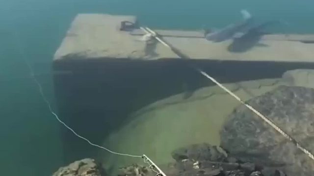 水库里的大鱼故意找茬，香喷喷的鱼饵扔下去它都不吃，结果还到岸边来气我！