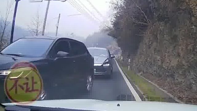 行车记录仪下的一幕