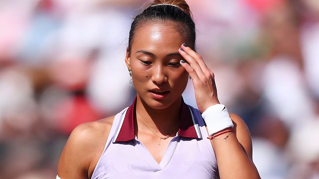 都怪草地鞋？郑钦文无缘决赛原因找到了，赛后透露两个细节！