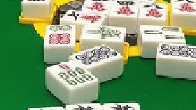 成麻换三张 四川麻将：还是自摸，我以为一个都不出来哟。合川有不有一起玩的小伙伴