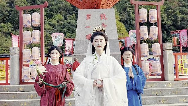 这一辈子，总要去一趟东莞观音山吧，陪着家人来登高许愿