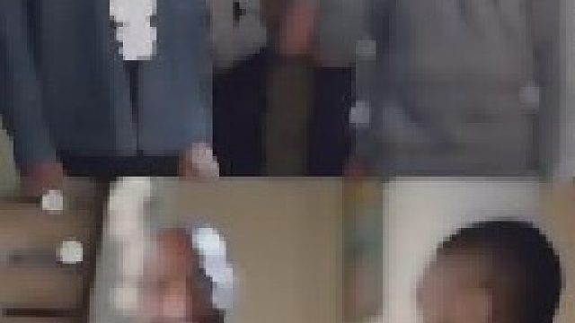 质疑嘲讽谩骂掌声鲜花