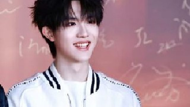 17岁最后一天的小铲，高清怼脸拍好优越