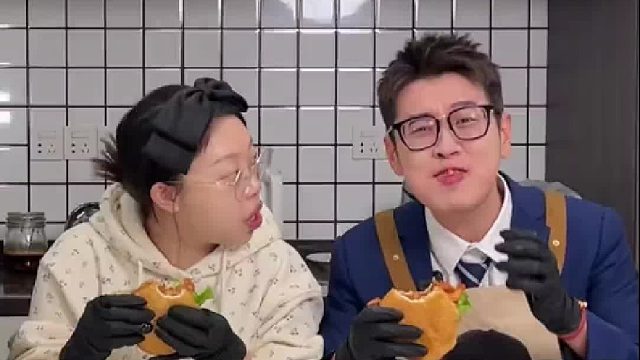 复刻校门口里脊夹馍，童年的回忆，还是小时候的味道！