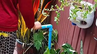 男人僅用兩個(gè)普通的塑料瓶，就能讓水龍頭的水壓提升了十幾倍