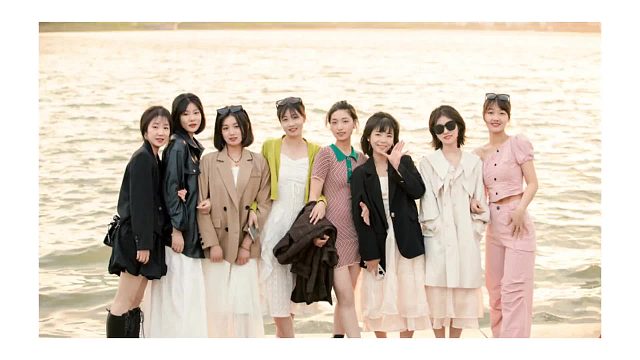 你不出来拍照，我们咋么偶遇啊