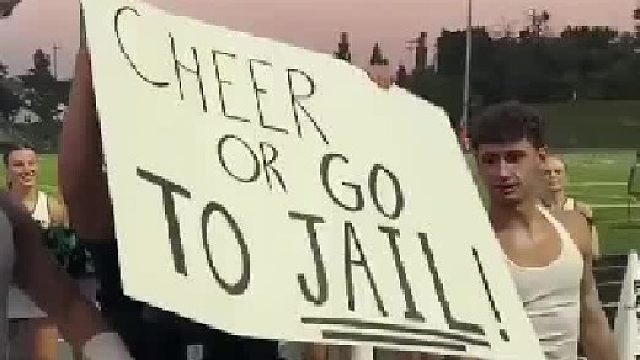 美国高中运动会现场，满满的荷尔蒙喷发，这才是真正的年轻人