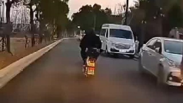 不能滴滴，那就换位置吧，舒服了